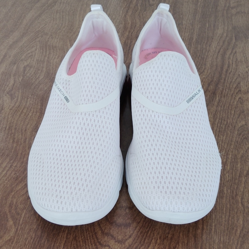 Skechers White and Pink Athletic Shoes